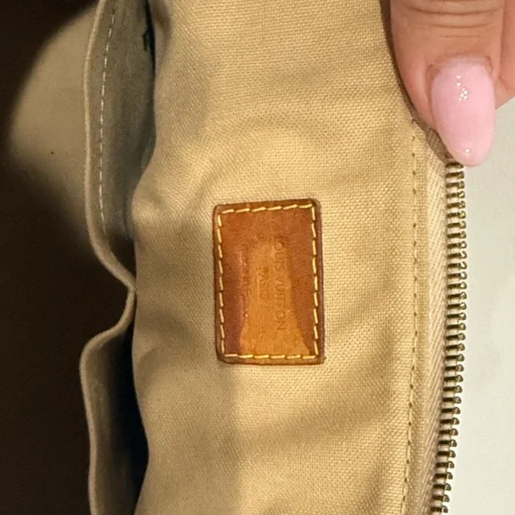 Louis Vuitton Brown and Cream Checkered Shoulder Bag - Picture 5 of 6